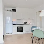 Cool 1-Bed W. Private Terrace
