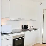 Cool 1-Bed W. Private Terrace