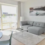 Cool 1-Bed W. Private Terrace