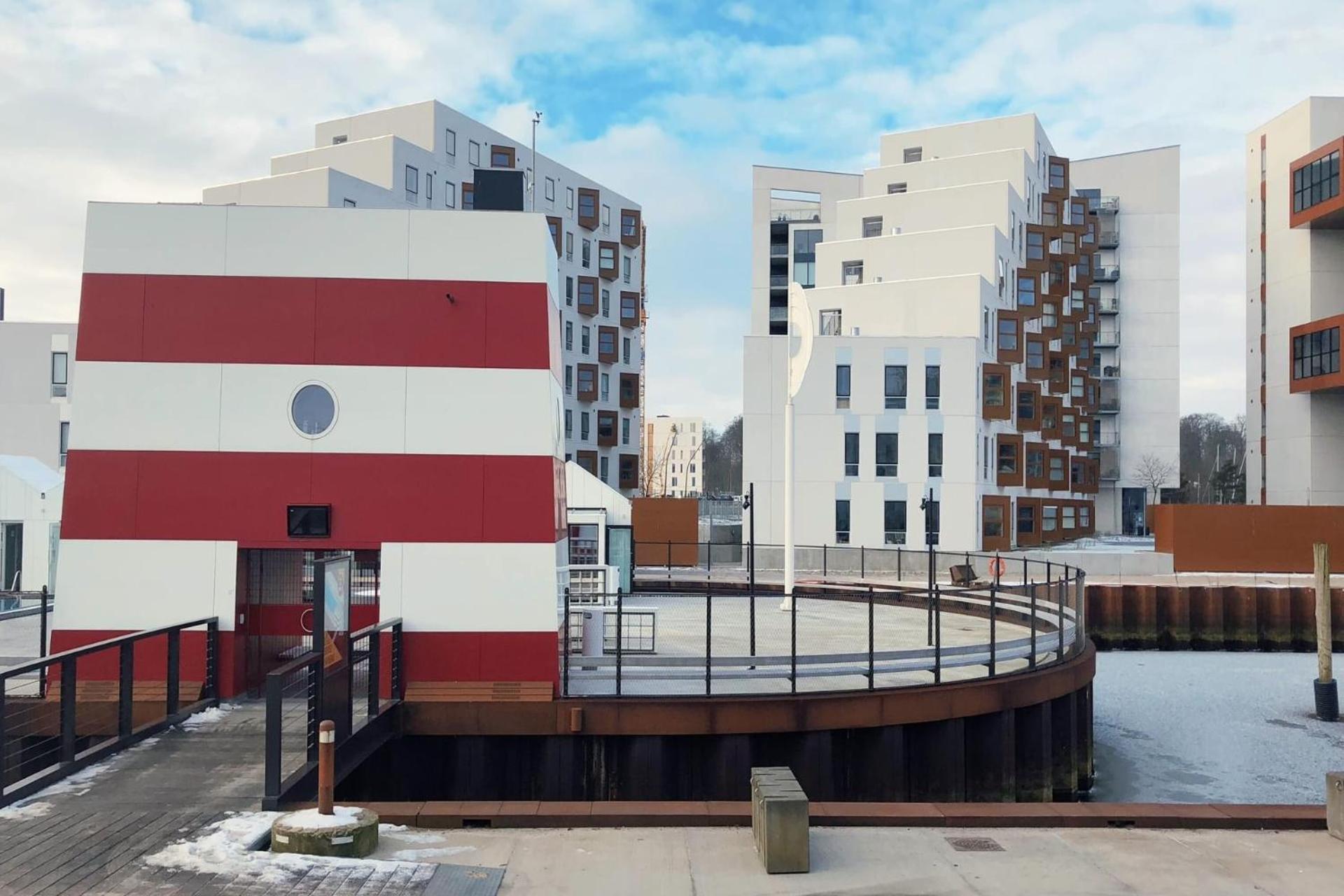 Cool 1-bed W. Private Terrace *